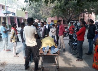 पुल की रेलिंग से तेज रफ्तार बाइक टकराई एक की मौत ,एक घायल