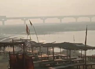 कार्तिक पूर्णिमा गंगा स्नान घाटों पर पसरा रहा सन्नाटा