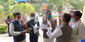 नगर की सीमा बढ़ाये जाने से ग्रामीणों में रोष, ज्ञापन न लेने से लोगो मे नाराज़गी