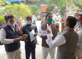 नगर की सीमा बढ़ाये जाने से ग्रामीणों में रोष, ज्ञापन न लेने से लोगो मे नाराज़गी
