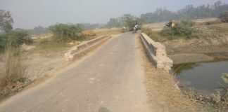 टूटी रेलिंग दे रही हादसों को दावत,जिम्मेदार मौन