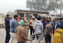 संदिग्ध परिस्थितियों में घर के अंदर मिला युवक का शव