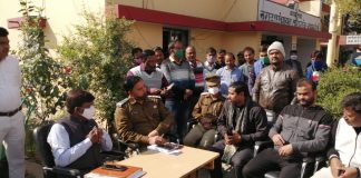करंट में झुलसे सफाईकर्मी की इलाज के दौरान हुई मौत, गुस्साए युवक ने नगर पंचायत अध्यक्ष को जड़ा थप्पड़
