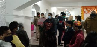 सोनिया गांधी के संसदीय क्षेत्र रायबरेली पहुंची केंद्रीय मंत्री स्मृति ईरानी