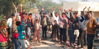 रात को हो रहा था ये काम ,ग्रामीणों ने कर दिया हंगामा
