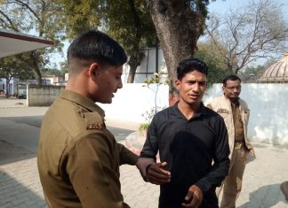 हैलो मैं चौकी इंचार्ज बोल रहा हु…फर्जी चौकी इंचार्ज की हनक से थर्राई असली वाली पुलिस