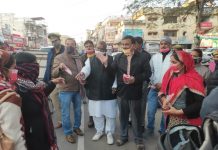 उत्तर प्रदेश युवा उद्योग व्यापार मंडल द्वारा नए वायरस स्ट्रेन से बचाव एवं जागरूकता अभियान चलाया