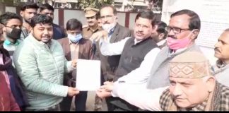 किसान बिल के खिलाफ कांग्रेस जिलाध्यक्ष ने एसडीएम व विधायक प्रतिनिधि को सौंपा ज्ञापन