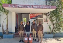 गैस सिलैंडर चोरी करने वाला शातिर चोर चढ़ा पुलिस के हत्थे