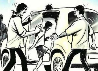 आखिर कहा पेपर देकर लौट रहे छात्रों को कार सवारों ने किया अपरहण