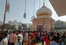 महाशिवरात्रि पर हर हर महादेव के जयकारों से गूंजा बालेश्वर मन्दिर