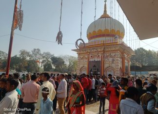 महाशिवरात्रि पर हर हर महादेव के जयकारों से गूंजा बालेश्वर मन्दिर