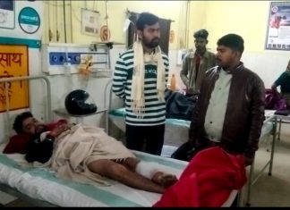 भंडारे से लौट रहे युवक पर बाइक सवार दबंगो ने मारपीट कर चलाई युवक पर गोली