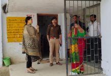 जिला निर्वाचन अधिकारी ने बूथों का किया निरीक्षण