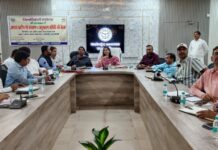 डीएम की अध्यक्षता में जनपद स्तरीय गोवंश संरक्षण एवं अनुश्रवण समिति की बैठक